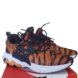 Men's Nike Tiger Print Sneakers